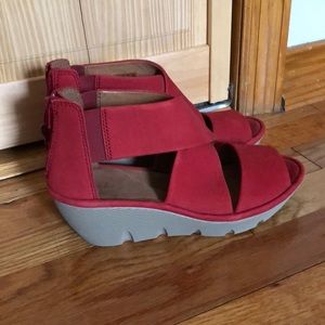 NWOT Clark artisan sandals